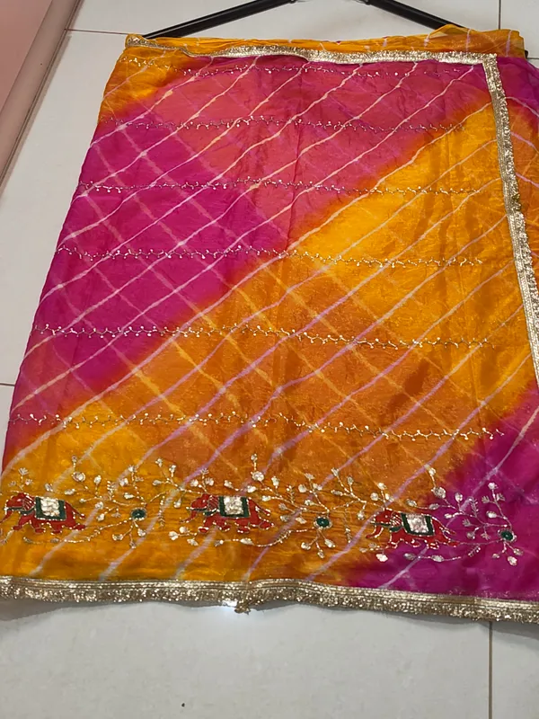 Pink_Yellow_Lehriya_Chiffon_Saree