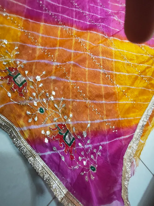 Pink_Yellow_Lehriya_Chiffon_Saree