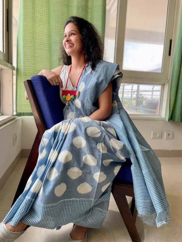 Blue_Plain_Linen_Saree_For_Women