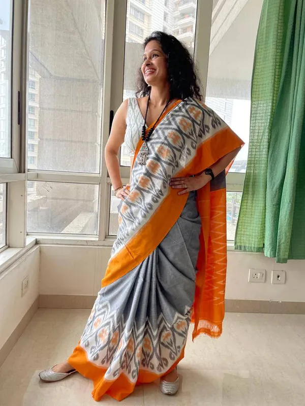 Grey_Plain_Linen_Saree_For_Women