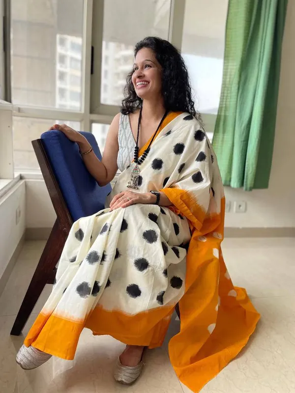 White_And_Orange_Plain_Linen_Saree_For_Women