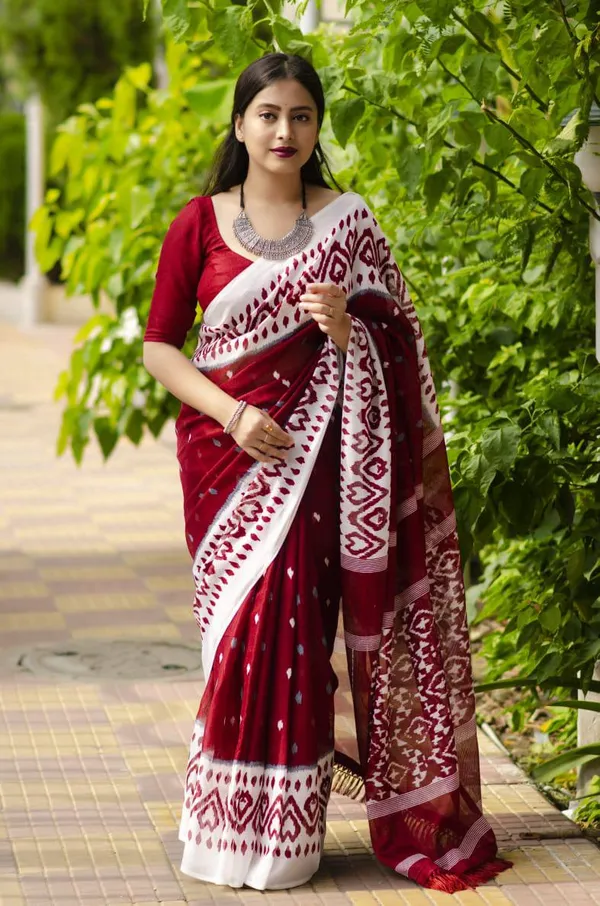 Maroon_Plain_Linen_Saree_For_Women