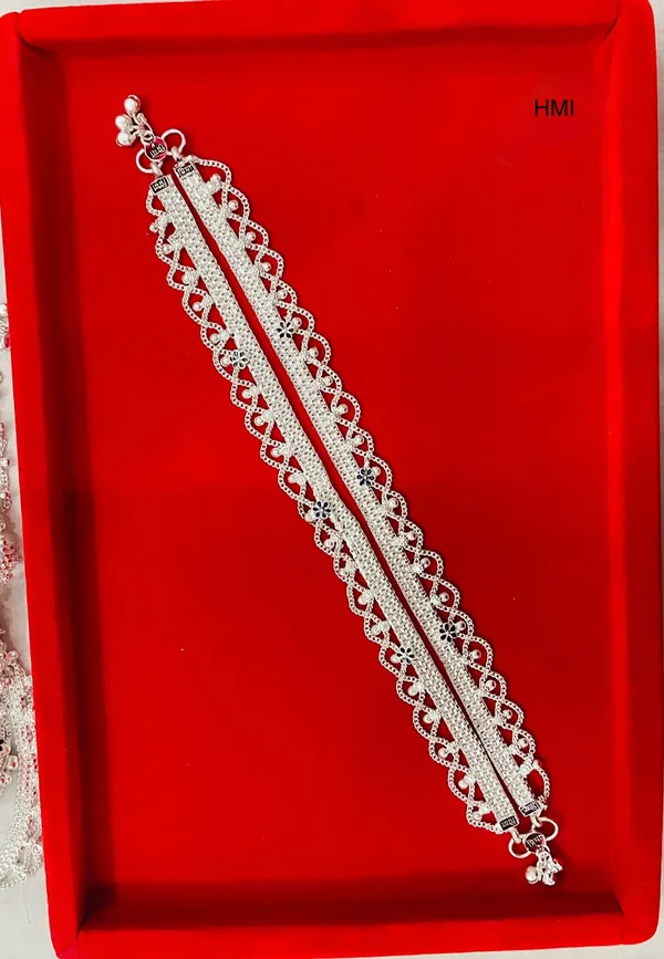 Silver_Tone_Floral_Link_Scalloped_Anklet_For_Women