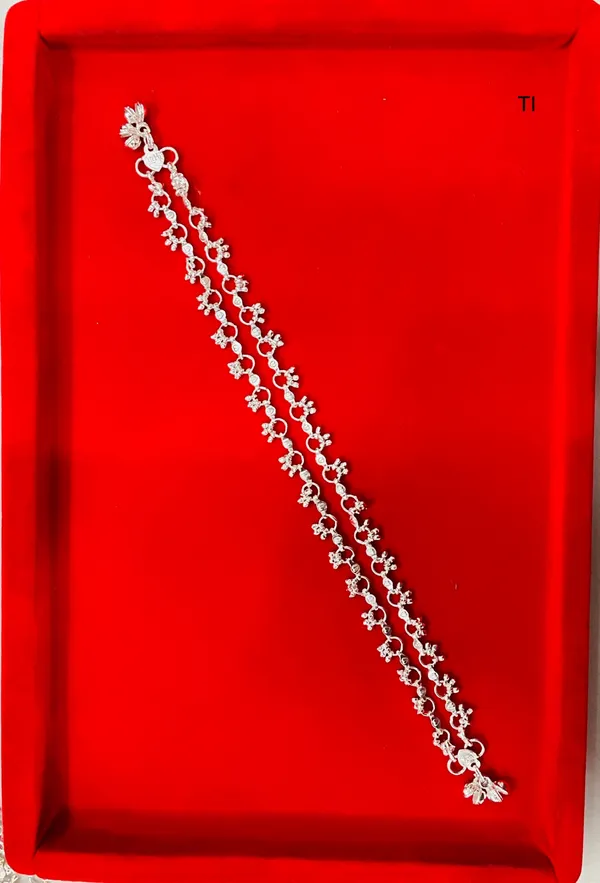 Silver_Double_Chain_Floral_Charm_Anklet_For_Women