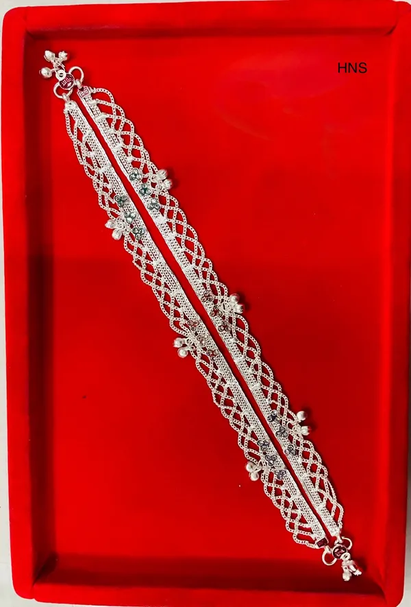 Silver_Metal_Braided_Floral_Design_Anklet_For_Women