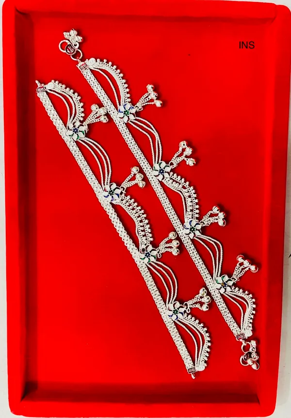 Silver_Metal_Floral_Charm_Anklet_Pair_For_Women