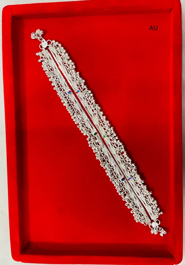 Silver_Tone_Floral_Motif_Traditional_Anklet_For_Women