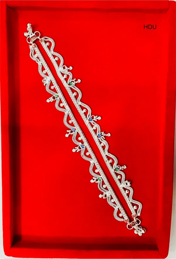 Silver_Ornate_Loop_Pattern_Chain_Anklet_For_Women