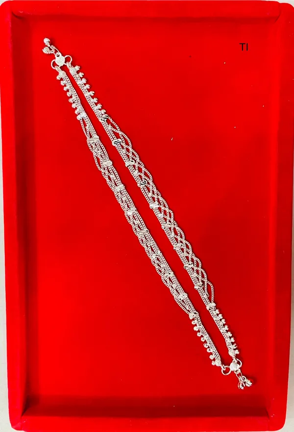 Silver_Ornate_Chain_Anklet_Pair_For_Women