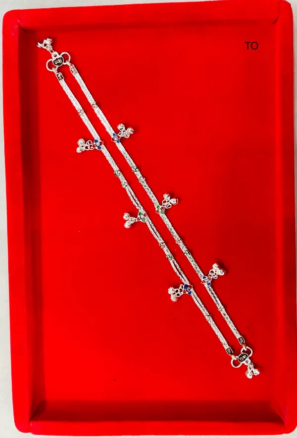Silver_Traditional_Chain_Charm_Anklet_For_Women