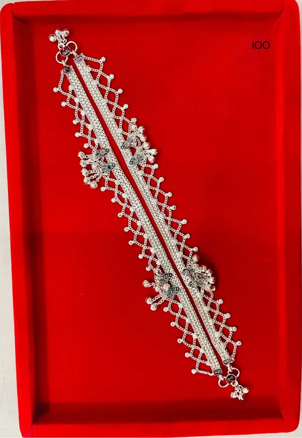 Silver_Tone_Lattice_Embellished_Traditional_Anklet_For_Women