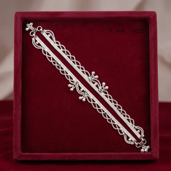 Silver_Tone_Floral_Linked_Chain_Anklet_For_Women