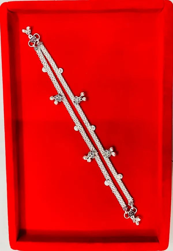 Silver_Floral_Charm_Chain_Anklet_For_Women