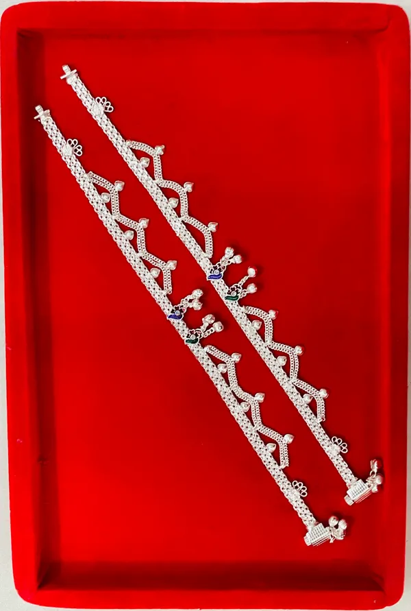 Silver_Tone_Chain_Traditional_Anklet_Pair_For_Women