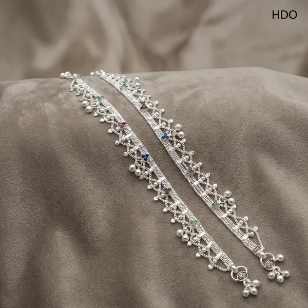 Silver_Metal_Filigree_Stone_Studded_Anklet_Pair_For_Women