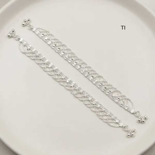 Silver_Interwoven_Lattice_Floral_Anklet_Pair_For_Women