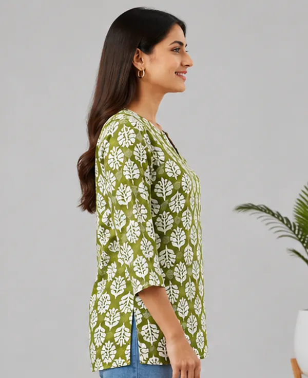 BLQWEAR_Floral_Print,_Printed_Cotton_Blend_Straight_Kurti_for_Women
