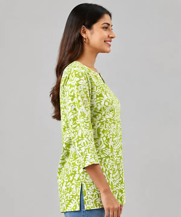 BLQWEAR_Floral_Print,_Printed_Cotton_Blend_Straight_Kurti_for_Women