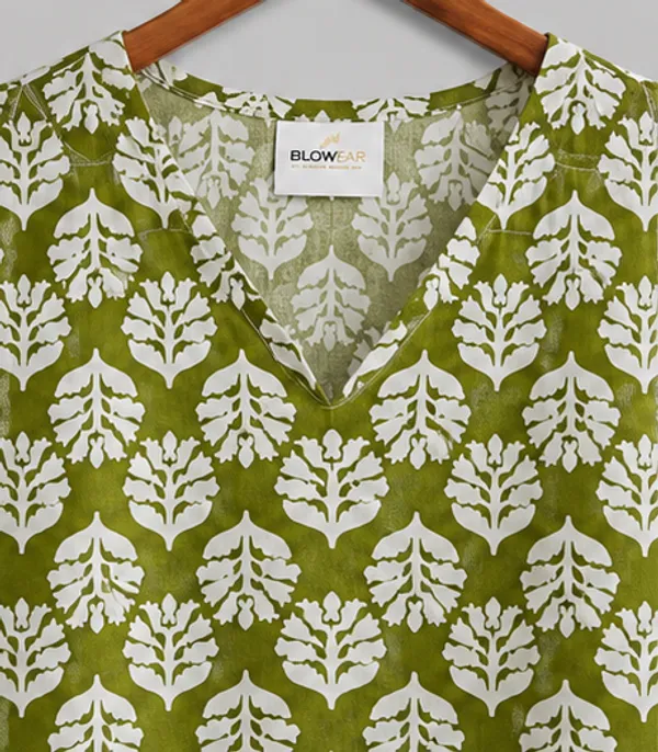 BLQWEAR_Floral_Print,_Printed_Cotton_Blend_Straight_Kurti_for_Women
