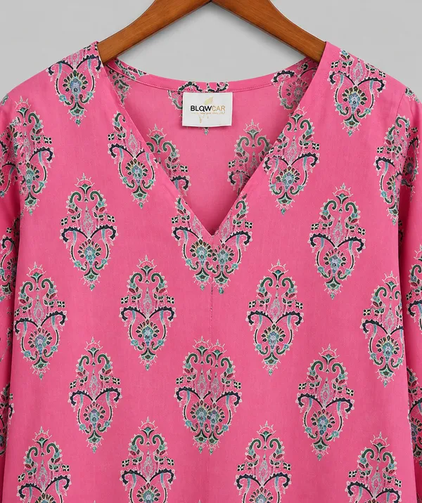 BLQWEAR_Floral_Print,_Printed_Cotton_Blend_Straight_Kurti_for_Women