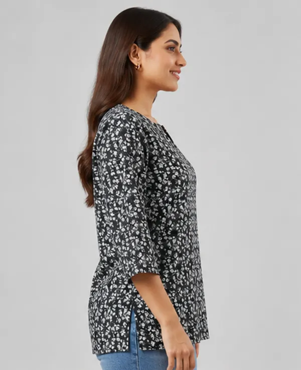 BLQWEAR_Floral_Print,_Printed_Cotton_Blend_Straight_Kurti_for_Women