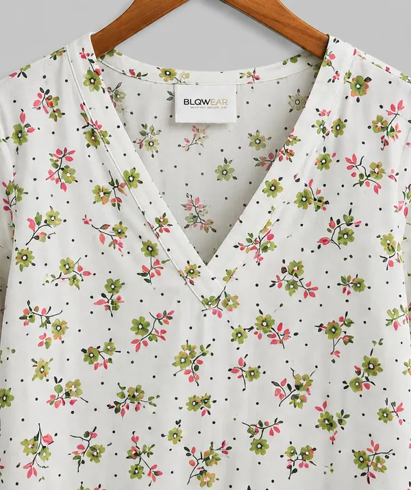 BLQWEAR_Floral_Print,_Printed_Cotton_Blend_Straight_Kurti_for_Women