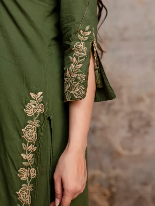 Moss_Green_Women_Pure_Cotton_Embroidered_Kurta_Set_with_Dupatta