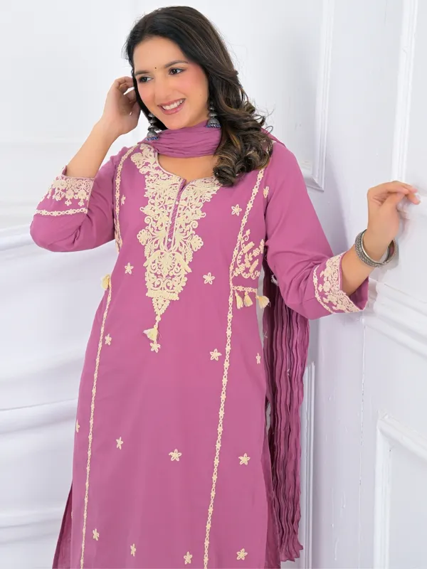 Orchid_Pink_Women_Pure_Cotton_Embroidered_Kurta_Set_with_Dupatta