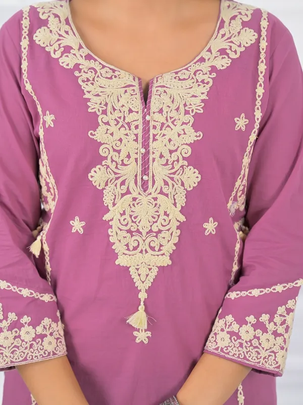 Orchid_Pink_Women_Pure_Cotton_Embroidered_Kurta_Set_with_Dupatta
