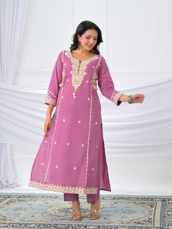 Orchid_Pink_Women_Pure_Cotton_Embroidered_Kurta_Set_with_Dupatta