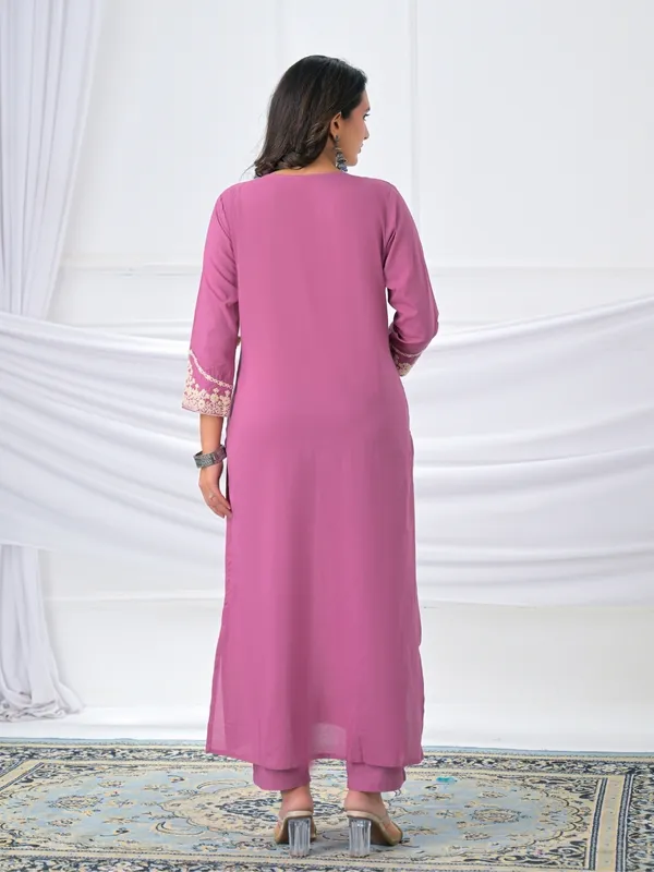 Orchid_Pink_Women_Pure_Cotton_Embroidered_Kurta_Set_with_Dupatta