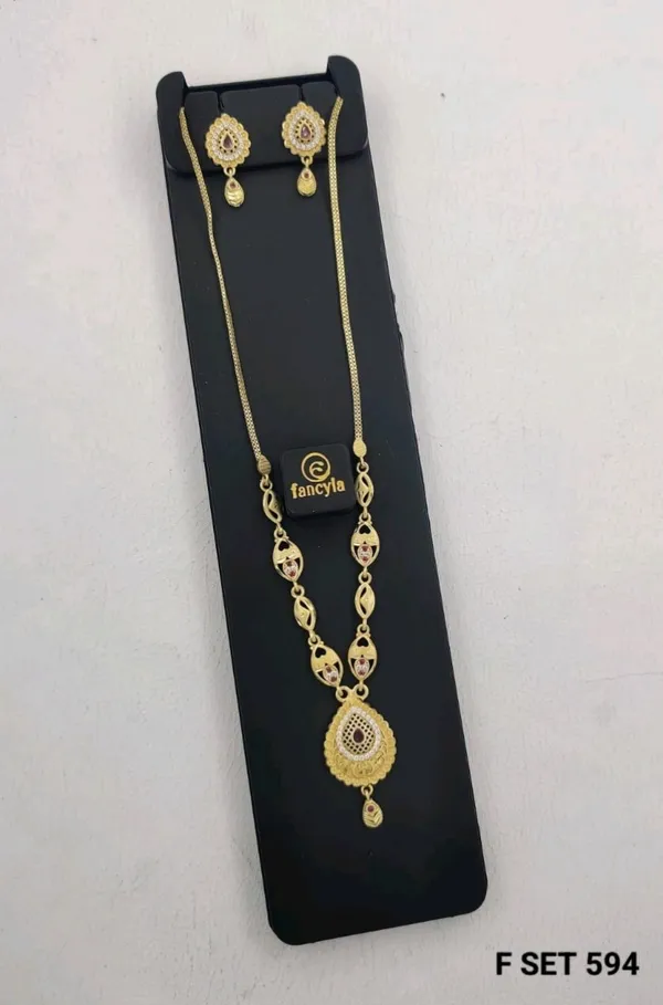 18kt_Gold_Plated_Teardrop_Necklace_And_Earrings_Set_For_Women_|_Anti_Tarnish