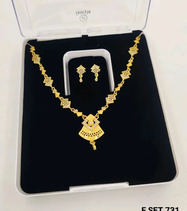 18kt_Gold_Plated_Geometric_Openwork_Necklace_And_Earrings_Set_For_Women_|_Anti_Tarnish