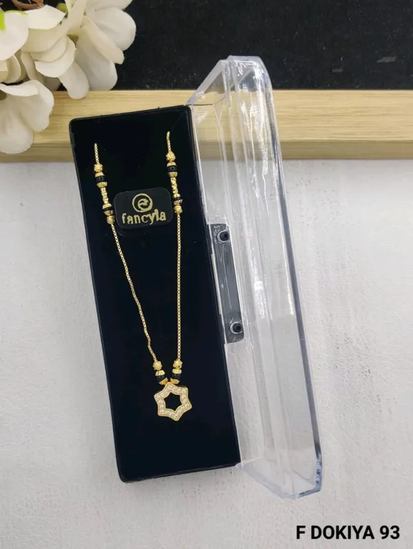 18kt_Gold_Plated_Star_Pendant_Necklace_For_Women_|_Anti_Tarnish