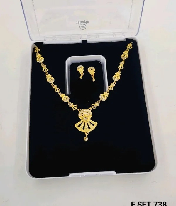 18kt_Gold_Plated_Fan_Pendant_Necklace_And_Earrings_Set_For_Women_|_Anti_Tarnish