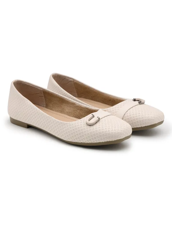 The_Laser-Cut_Classic_Ballet_Flat