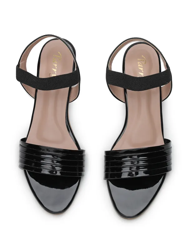 The_Textured_Multi-Strap_Block_Heels