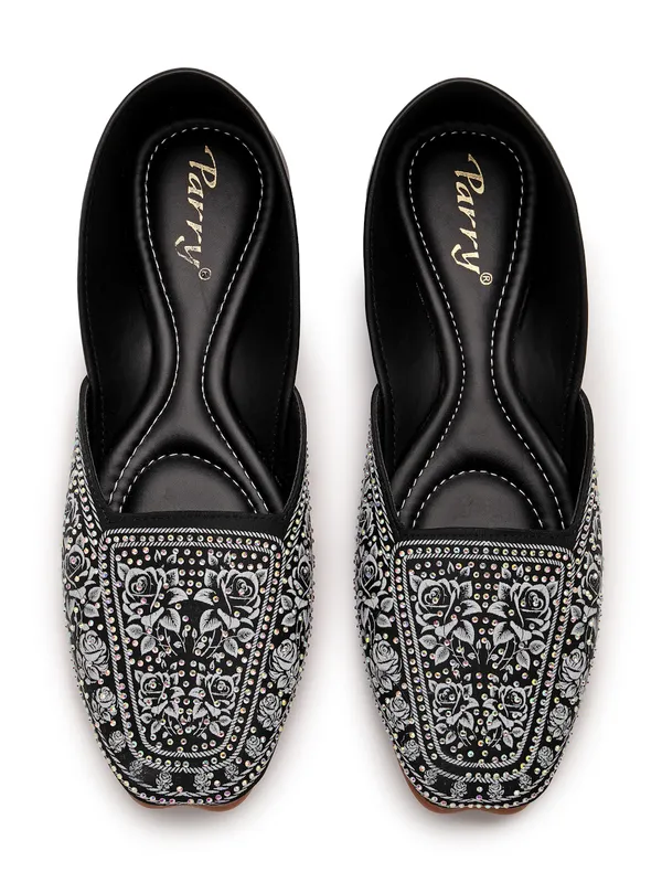 The_Embellished_Floral_Jutti