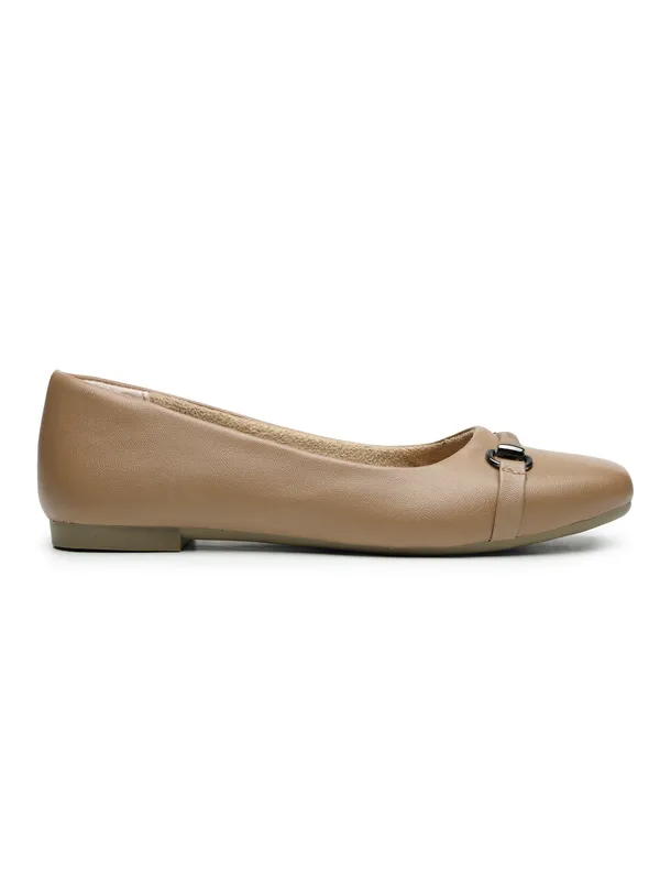 The_Horsebit_Detail_Ballet_Flat