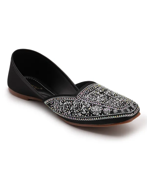 The_Embellished_Floral_Jutti