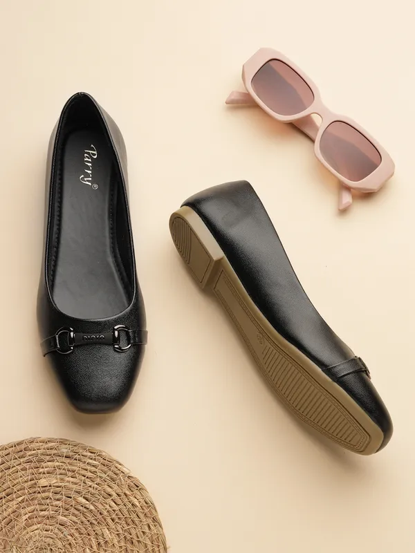 The_Horsebit_Detail_Ballet_Flat