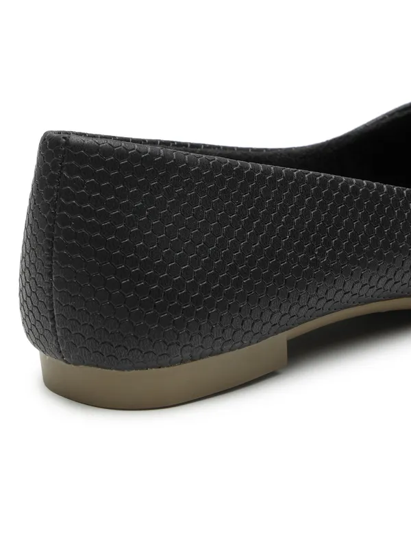 The_Textured_Buckle_Ballet_Flat
