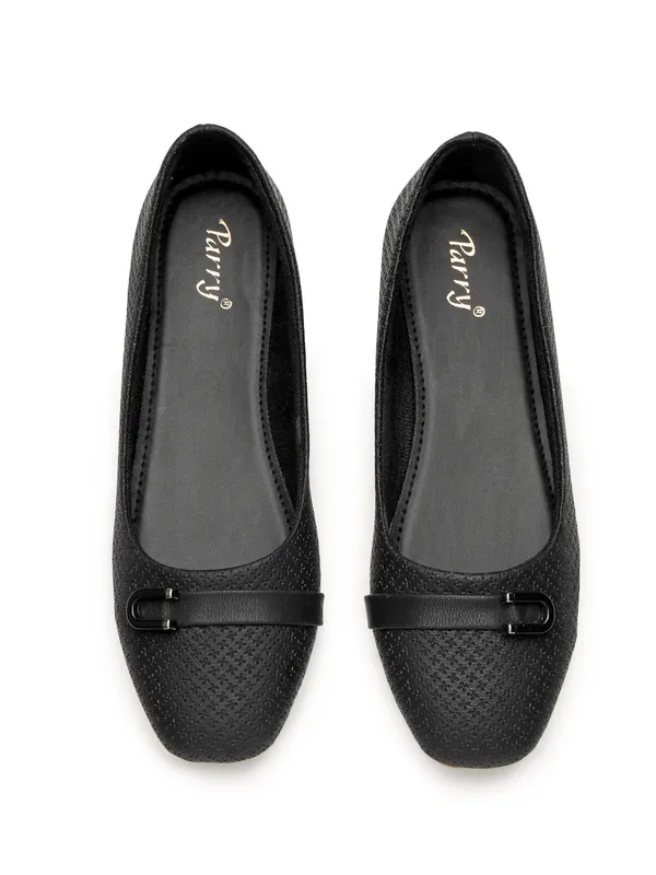 The_Laser-Cut_Classic_Ballet_Flat