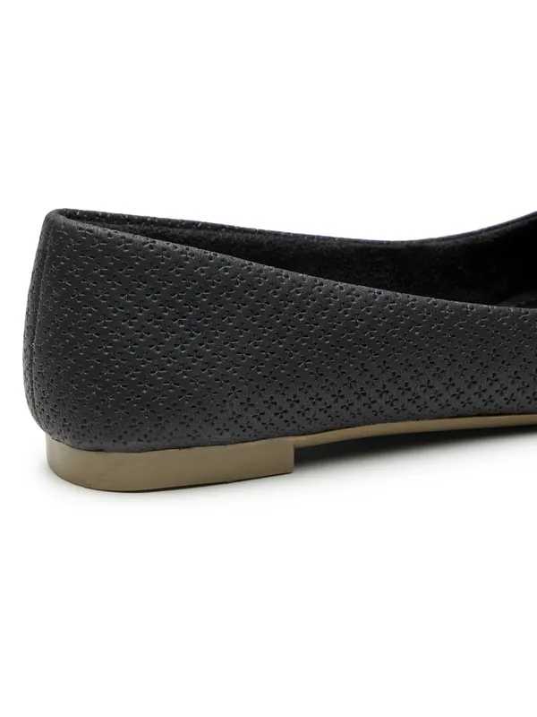 The_Laser-Cut_Classic_Ballet_Flat