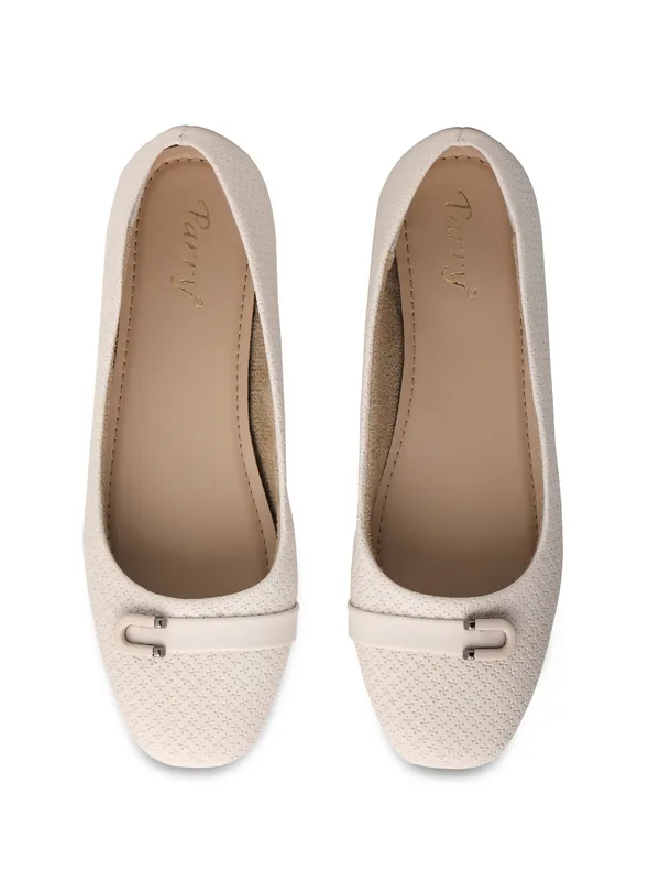 The_Laser-Cut_Classic_Ballet_Flat