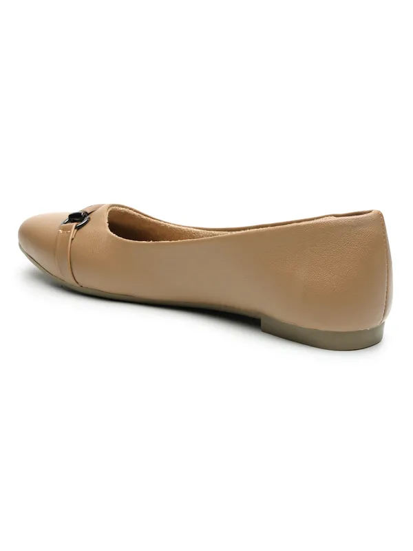 The_Horsebit_Detail_Ballet_Flat