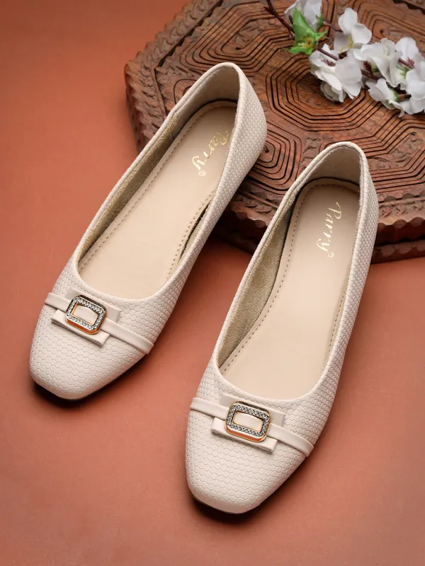 The_Textured_Buckle_Ballet_Flat