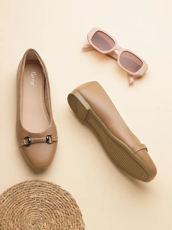 The_Horsebit_Detail_Ballet_Flat