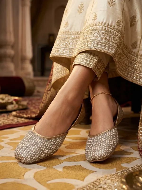 The_Geometric_Embellished_Glitter_Jutti