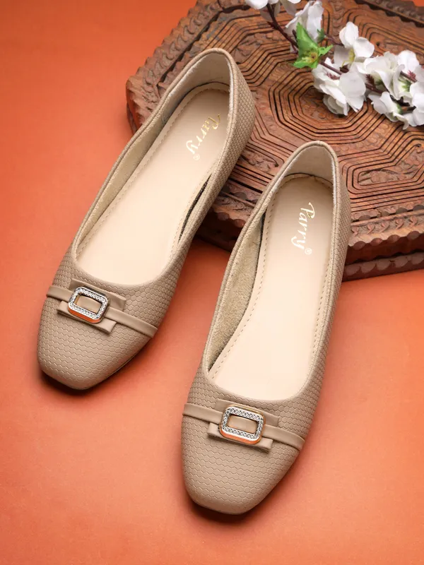 The_Textured_Buckle_Ballet_Flat
